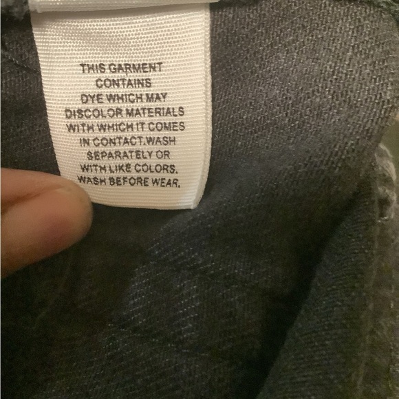 We The Free Women’s black button front 28 boyfriend‎ low rise distressed shorts - Picture 8 of 12